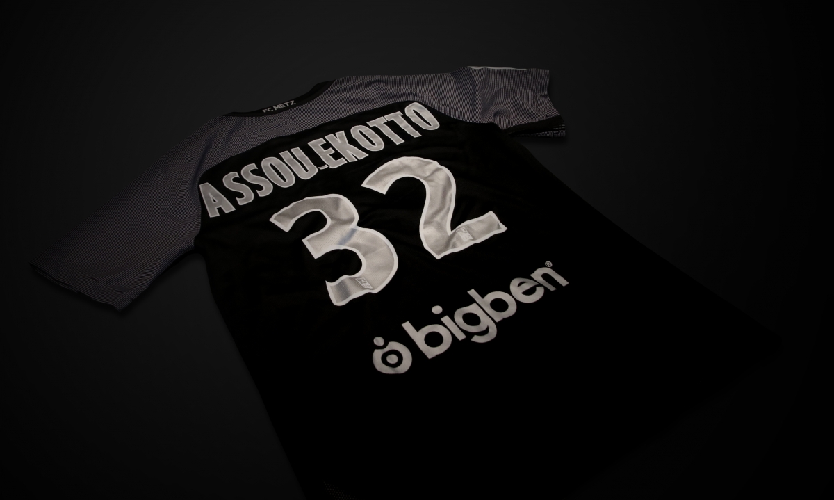 http://www.fcmetz.com/sites/default/files/images/Photos_articles/3_maillots_dos_noir_1718.jpg