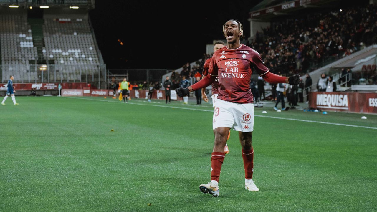 Joel Asoro rejoint Chypre