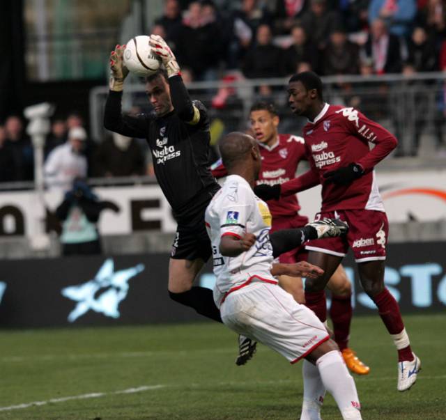Ligue 1, 30ème journée  : Christophe Marichez vainqueur dans les airs