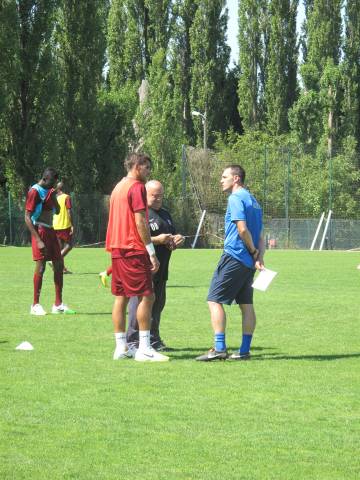 Entraînement 03/07/2014  : Johann Carrasso s\'entretient avec Christophe Marichez 