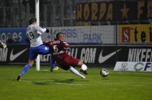 FC Metz - Amiens SC, 15e journée de Ligue 2  : David Fleurival a été un poil trop court pour reprendre ce bon centre. Ce n\'est vraiment pas passé loin!