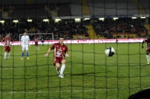 Metz - Troyes  : Mathieu Duhamel n\'a pas tremblé au moment de transformer le penalty de l\'égalisation (2-2).