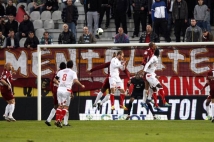 Metz- Monaco, 32° journée de L2  : Oumar Sissoko est très concentré sur l\'action.